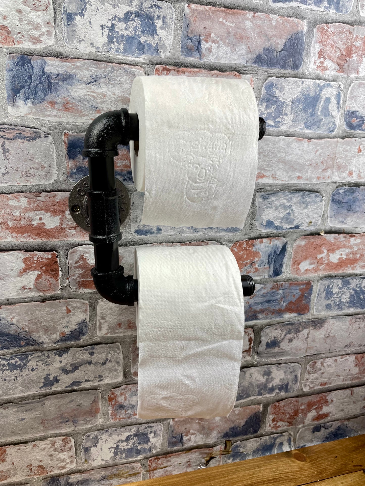 Industrial Style Pipework Double Toilet Roll Holder

Made to order industrial style metal pipework double toilet roll holder in a choice of colours. Free UK delivery by Splintered