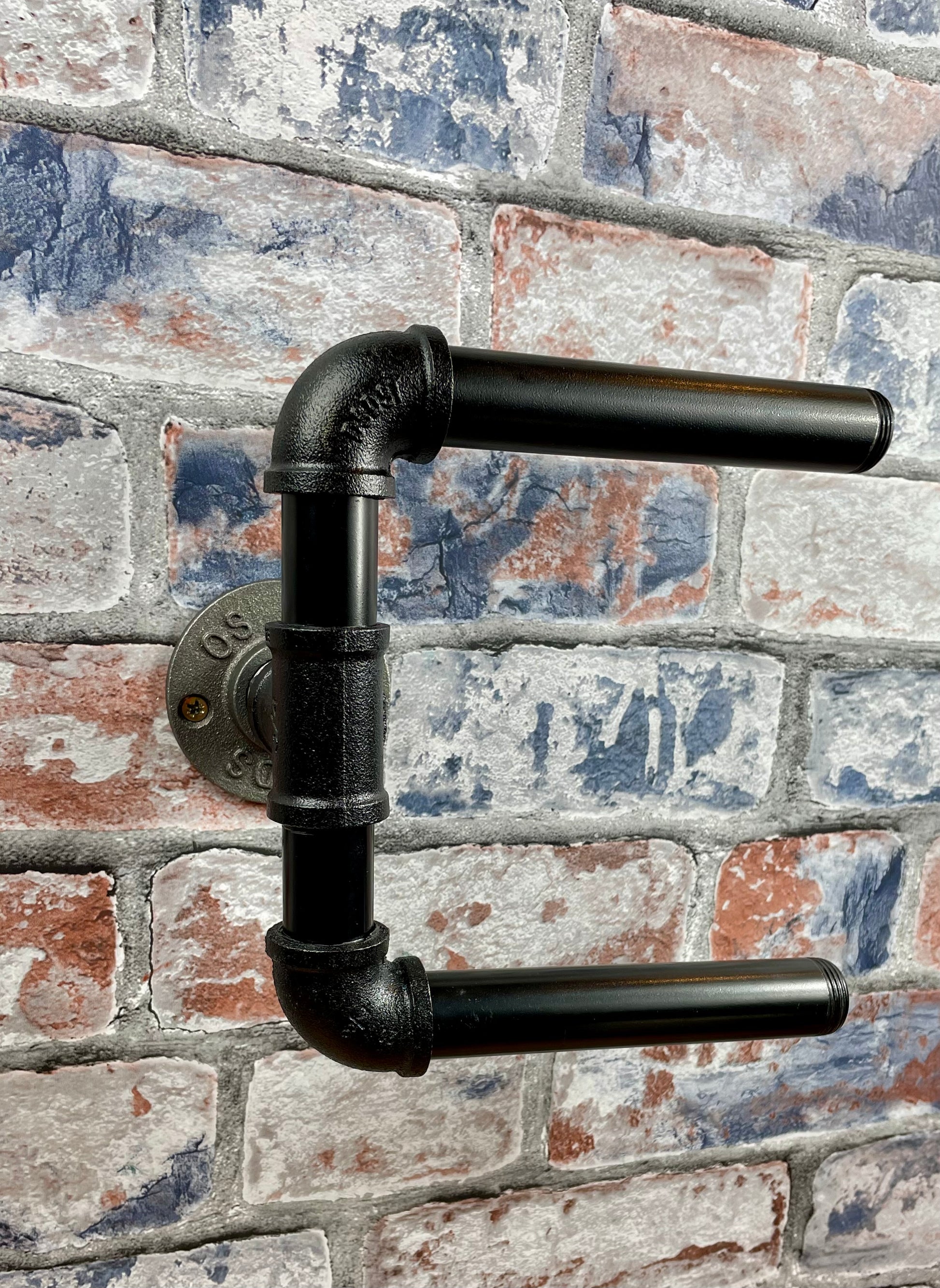 Industrial Style Pipework Double Toilet Roll Holder

Made to order industrial style metal pipework double toilet roll holder in a choice of colours. Free UK delivery by Splintered