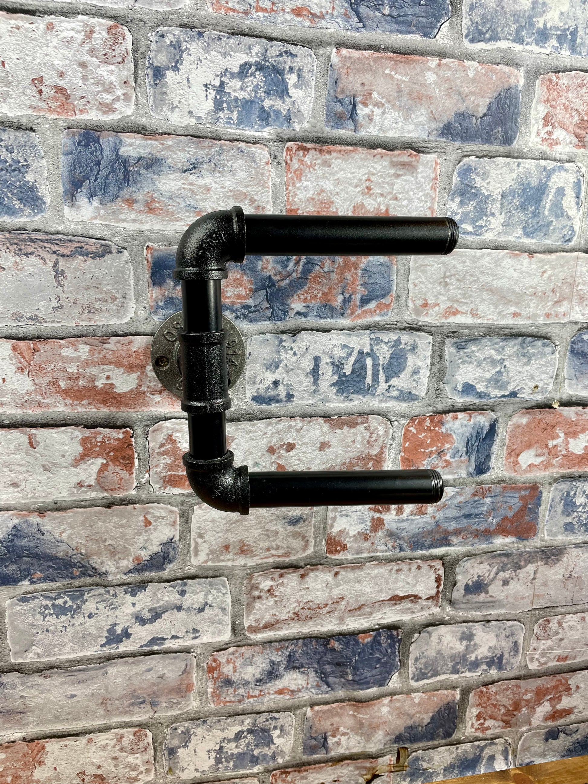 Industrial Style Pipework Double Toilet Roll Holder

Made to order industrial style metal pipework double toilet roll holder in a choice of colours. Free UK delivery by Splintered