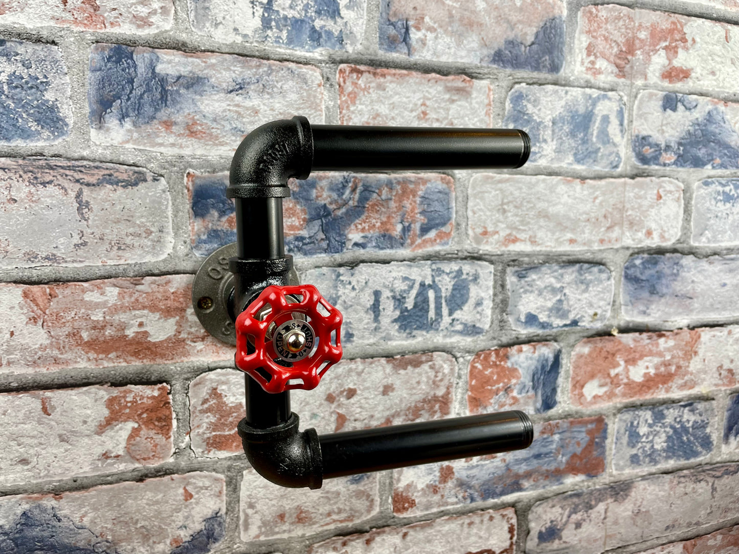 Pipework Steel Double Toilet Roll Holder With Decorative Valve